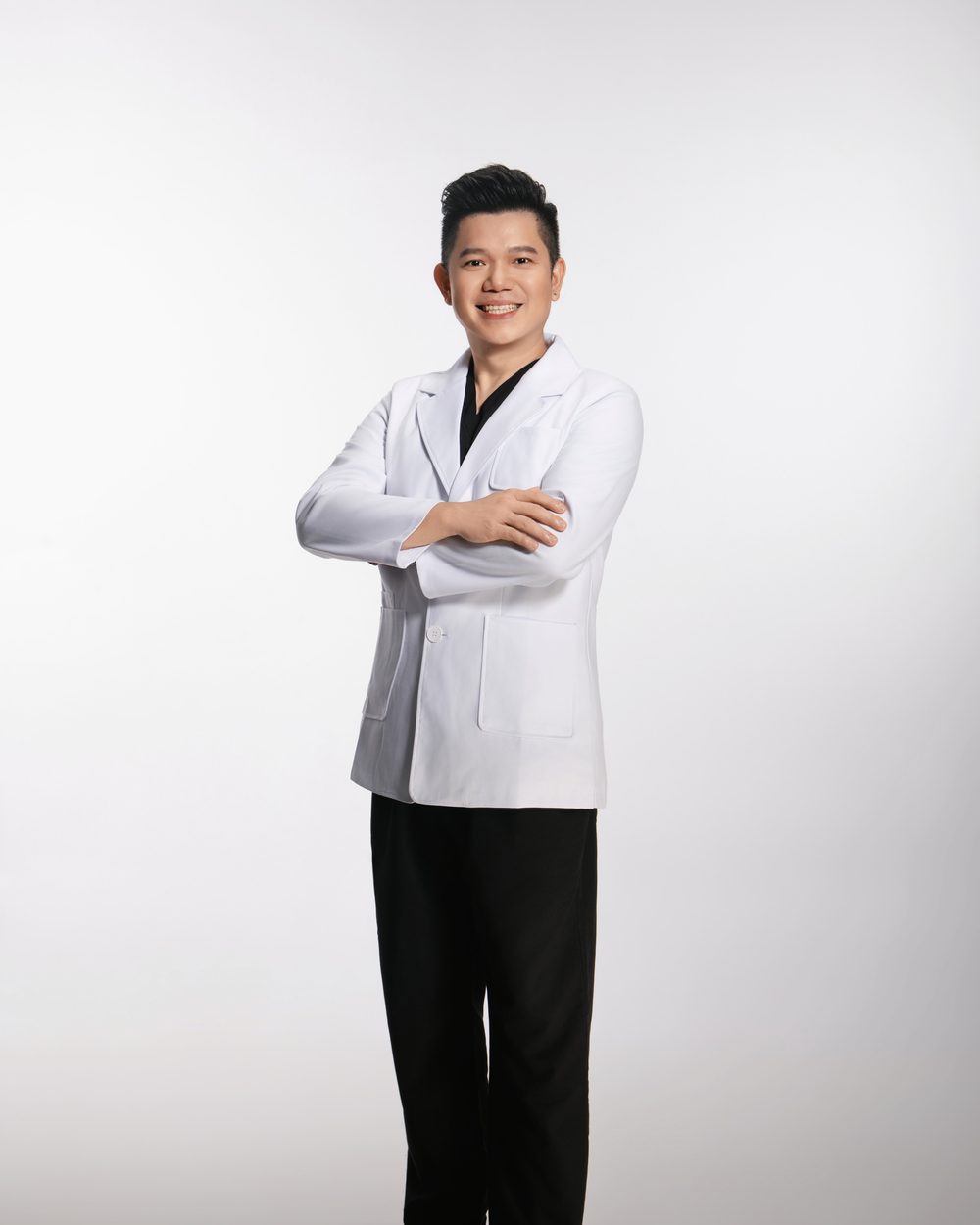 Dr. Neik, LCP-certified aesthetic physician